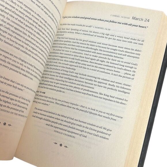 Daily God Book : A Year of Listening for God by Erin Keeley Marshall - Picture 3 of 4